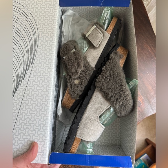 Birkenstock Arizona Split Teddy Rivet Logo. Size 36 (US 5.0), narrow fit. EC. - Picture 6 of 12